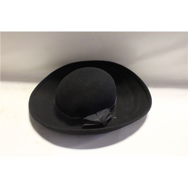 VINTAGE "ANDRE CANADIAN HAT, MONTREAL