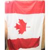 Image 1 : XL CANADA FLAG CAPE WITH SLEEVES 56"