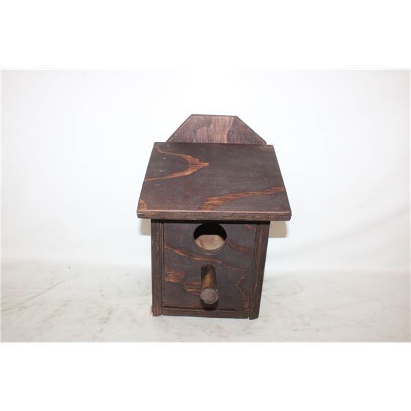 NEW HANDCRAFTED STAINED BIRD HOUSE