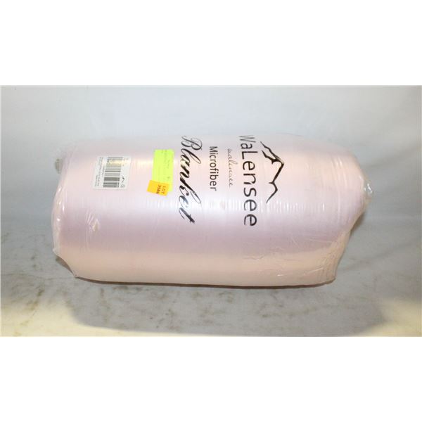 PINK MICROFIBRE BLANKET 108''x90'' ( NEW )