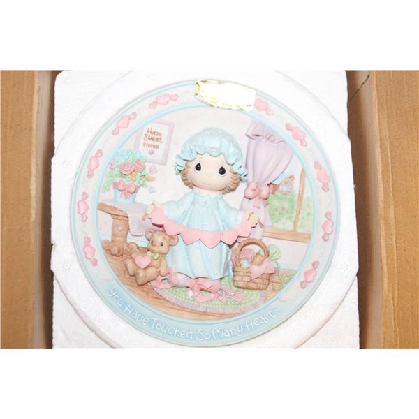 PRECIOUS MOMENTS 'GIRL WITH HEARTS'