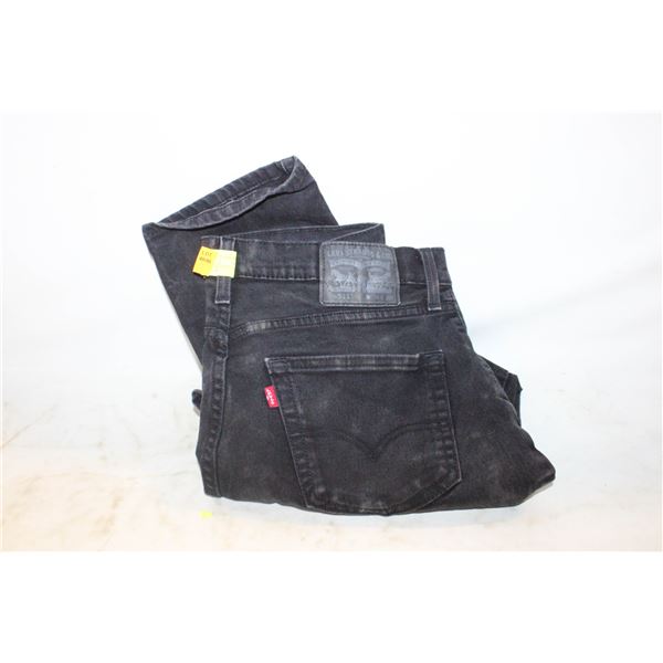 MENS 34/30 LEVIS STRAUSS BLACK JEANS