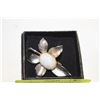 Image 1 : VTG. MILKY QUARTZ SILVERTONE FLORAL BR.