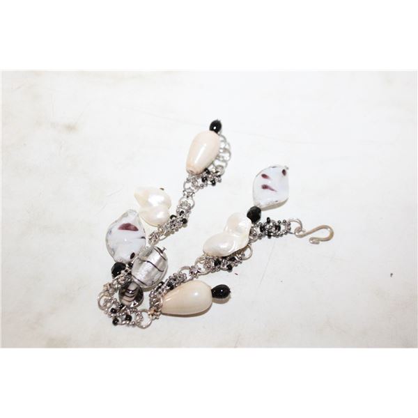 BAROQUE PEARL & BROWN GLASS CHARM