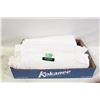 Image 1 : MICROMAX TYVEK SUITS W/HOOD- SIZE LARGE (4)