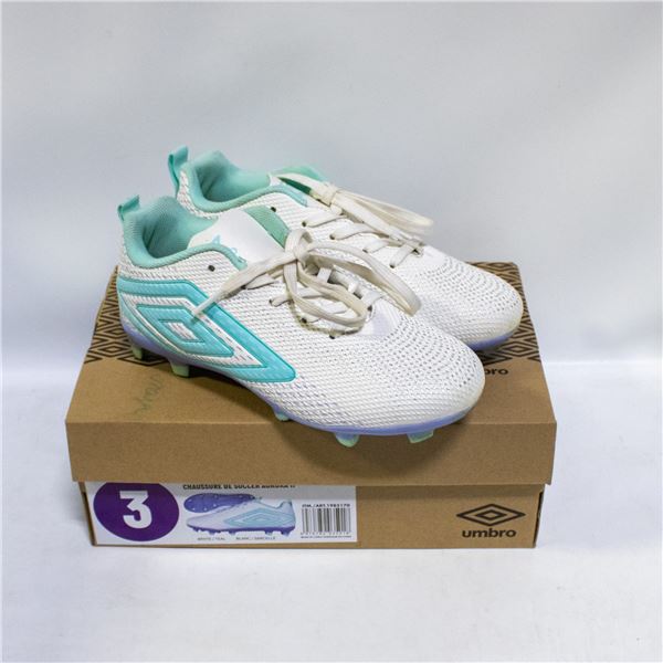 UMBRO AURORA KIDS SOCCER CLEATS WHITE & TEAL SZ 3