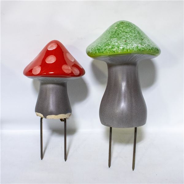 2 PACK MULLALLY CERAMIC GARDEN MUSHROOMS