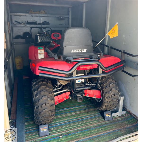 ARCTIC CAT 500 TRV 4WD QUAD WITH WINCH AND QUEEN