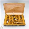 Image 1 : ESTATE VINTAGE ITEMS TIE CLIPS &