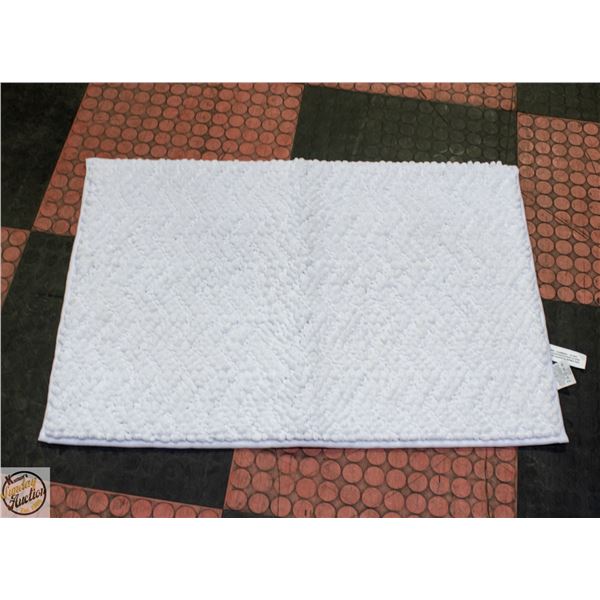 TOWN & COUNTRY NON SLIP BATH MAT WHITE - 24 X 36"