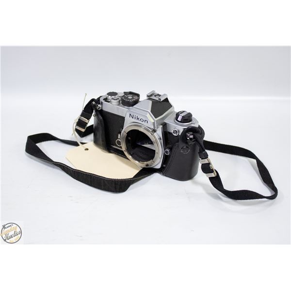 35MM NIKON SLR CAMERA (BODY ONLY)