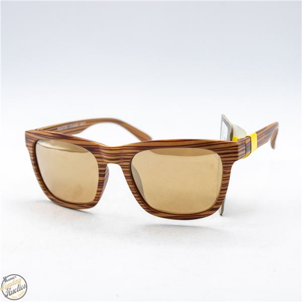 PAIR OF SUNGLASSES