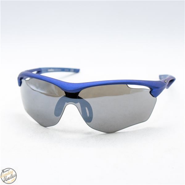PAIR OF SUNGLASSES