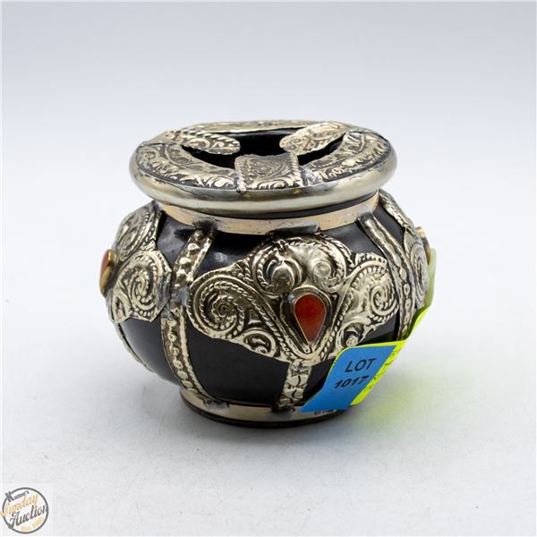 VINTAGE HANDMADE MOROCCAN LIDDED ASHTRAY
