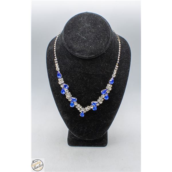 SILVER-TONED NECKLACE