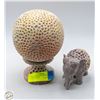 Image 1 : HAND-CARVED SOAPSTONE JALI WORK DÉCOR