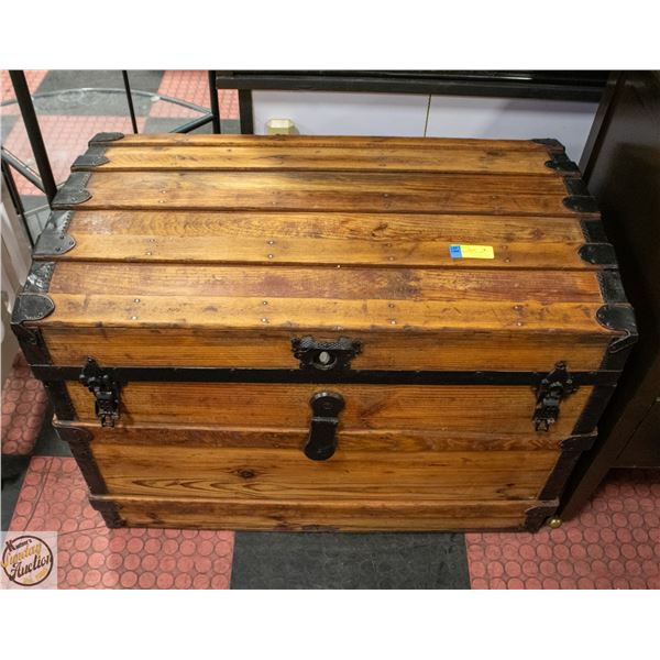 ANTIQUE RESTORED BLANKET CHEST H-26" W-22" L-37"