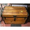 Image 1 : ANTIQUE RESTORED BLANKET CHEST H-26" W-22" L-37"
