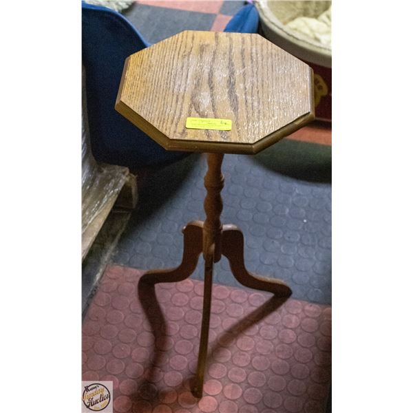 VINTAGE OCTAGON PLANT STAND/SIDE TABLE