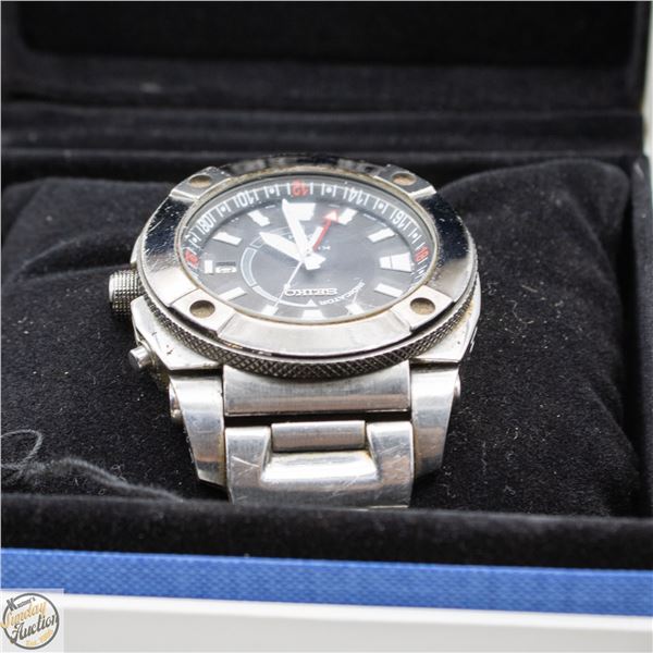 SEIKO AUTOMATIC KINETIC GMT STAINLESS STEEL WATCH