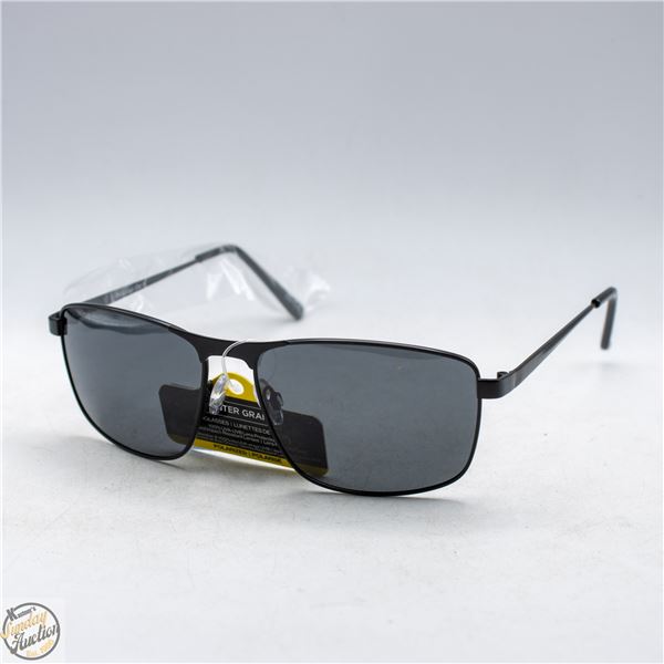 PAIR OF FOSTER GRANT SUNGLASSES