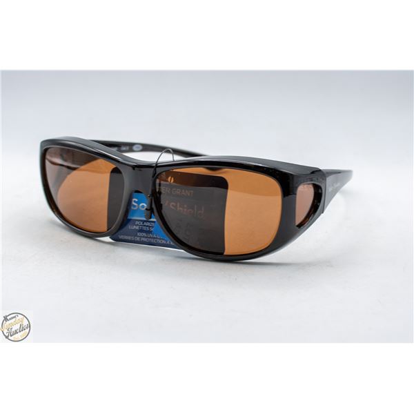PAIR OF FOSTER GRANT SUNGLASSES