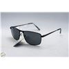 Image 1 : PAIR OF FOSTER GRANT SUNGLASSES