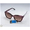 Image 1 : PAIR OF FOSTER GRANT SUNGLASSES
