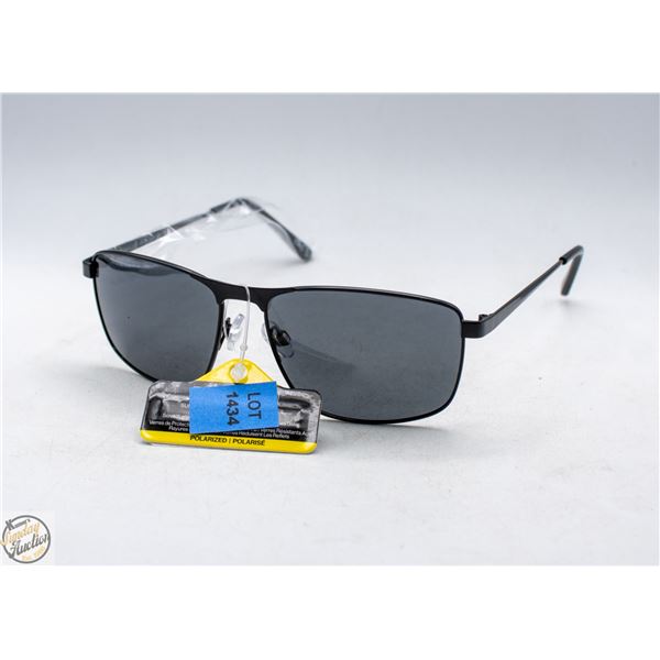 PAIR OF FOSTER GRANT SUNGLASSES