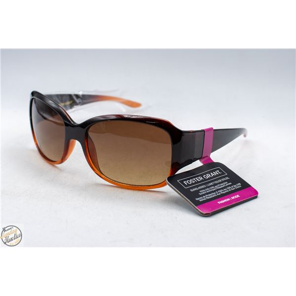 PAIR OF FOSTER GRANT SUNGLASSES