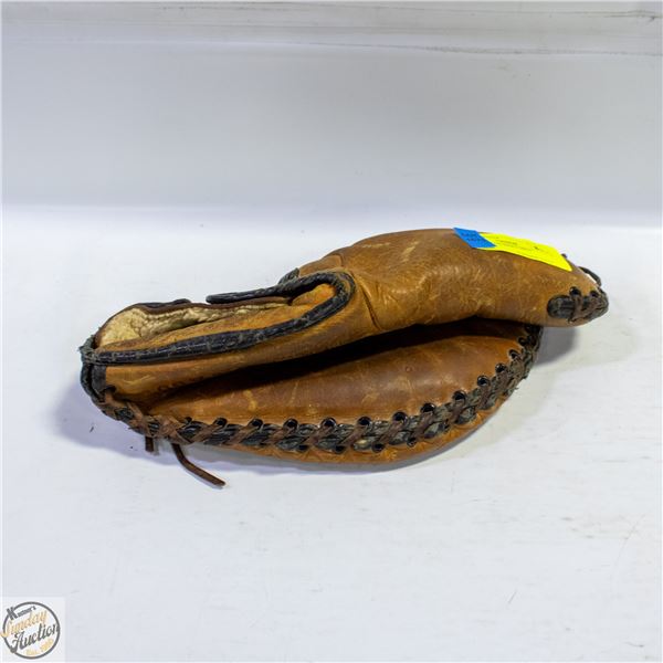 VINTAGE CATCHER'S MITT