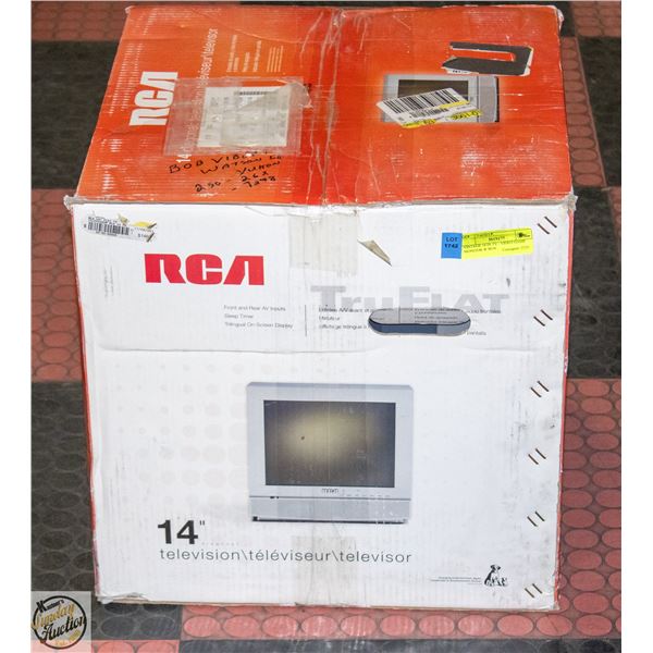 VINTAGE 14 IN TV / VIDEO GAME MONITOR W BOX