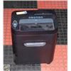 Image 1 : OFFICE PAPER SHREDDER