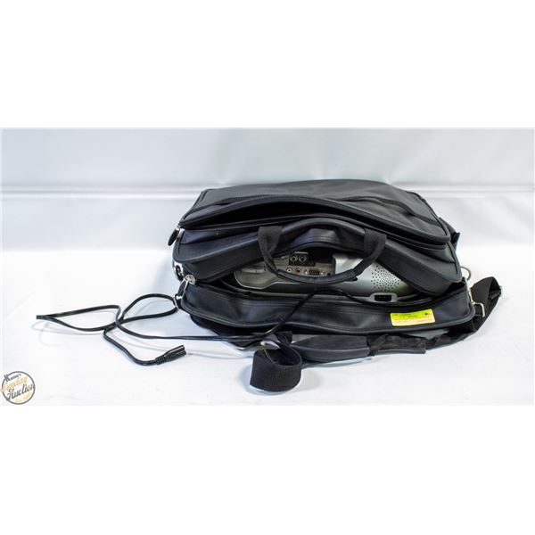 EPSON COMPUTER PROJECTOR W CARRY BAG
