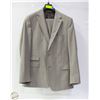 Image 1 : MENS SUIT JACKET AND PANTS SIZE 42R
