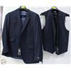 Image 1 : MENS SUIT JACKET VEST AND PANTS SIZE 42R