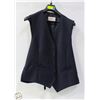 Image 1 : MENS CALVARESI SUIT VEST SIZE 46