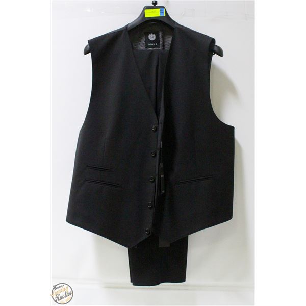 MENS HORST MADE IN ITALY SUIT VEST AND PANTS SZ