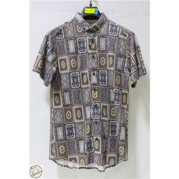 DESOTO KNIT SHORT SLEEVE SHIRT SIZED MED