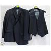 Image 1 : MENS SUIT JACKET AND VEST SIZE 42R
