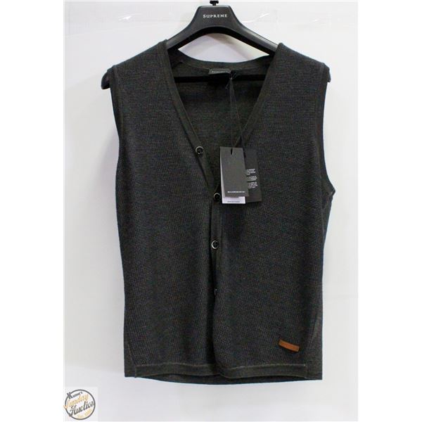 BALDESSARINI MERINO WOOL VEST SIZE 40