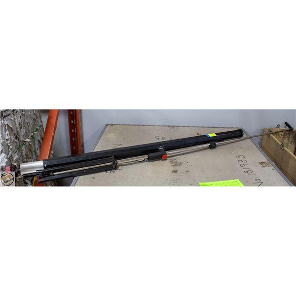 PROJECTOR SCREEN ON STAND