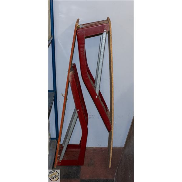 2 RED CAR RAMPS MADE IN CANADA 6500 LBS