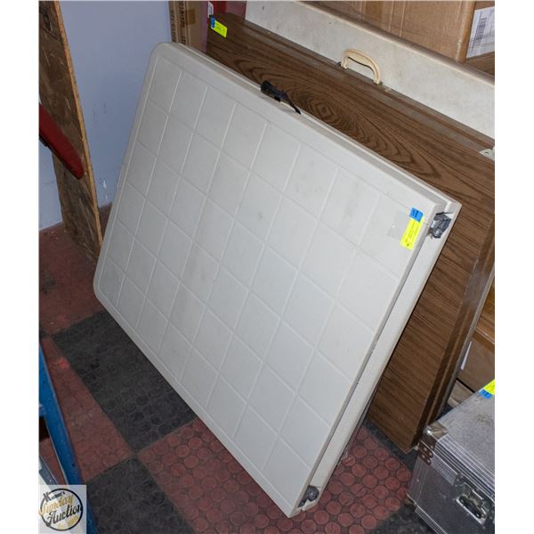 LONG WHITE FOLDING TABLE