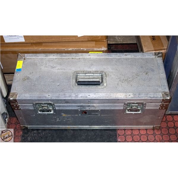 DURABLE SHIPPING CASE: H 11" W 11" L 28"
