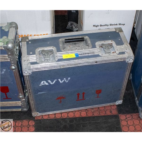DURABLE SHIPPING CASE: H 9" W 16" L 21"