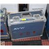 Image 1 : DURABLE SHIPPING CASE: H 9" W 16" L 21"