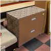 Image 1 : LONG 2 DRAWER FILE CABINET H-32" W-18" L-38"