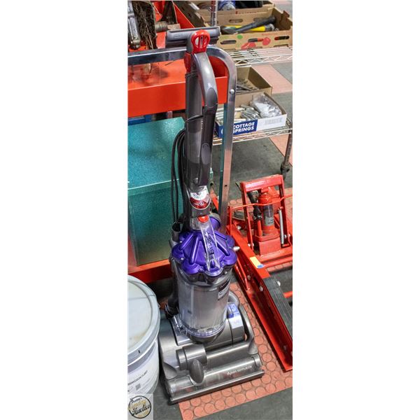 DYSON DC 28 PLUG IN VAC