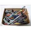Image 1 : FLAT OF VARIOUS TOOLS